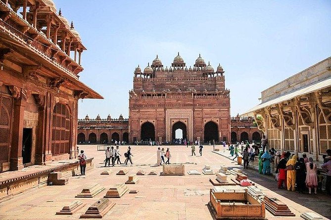 All-Inclusive Taj Mahal, Agra Fort & Fatehpur Sikri Private Tour - Lunch at the Courtyard by Marriott