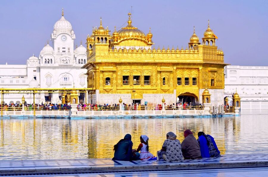 Amritsar : Golden Temple and Jallianwala Bagh Private Tour - Transport, timing, and the value of $52