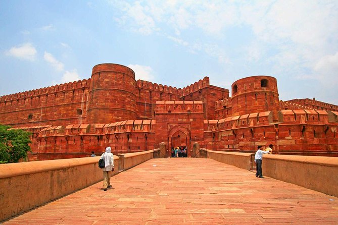 Approved Tour Guide in Agra full-day - Photography help is a real part of the service