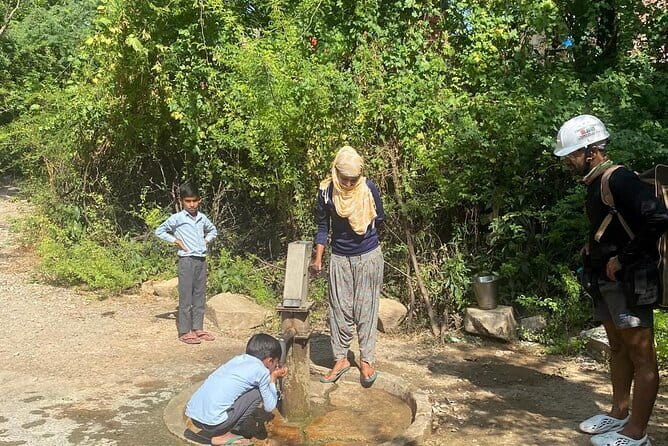 Aravali Exotic Hiking, Yoga with Breakfast - A gentle climb through the Aravalli hills