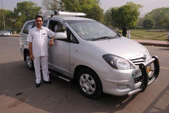 Arrival Meet & Assist service at Delhi Airport with optional Private transfer - Luggage, Customs, and the Airport Exit