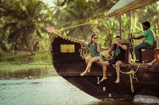 Backwater Tour from Cochin - Coir, coconut leaves, and local skills