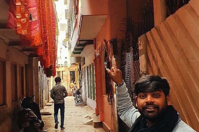 Banaras Wala Tours - Manikarnika Ghat: the tour’s most serious stop