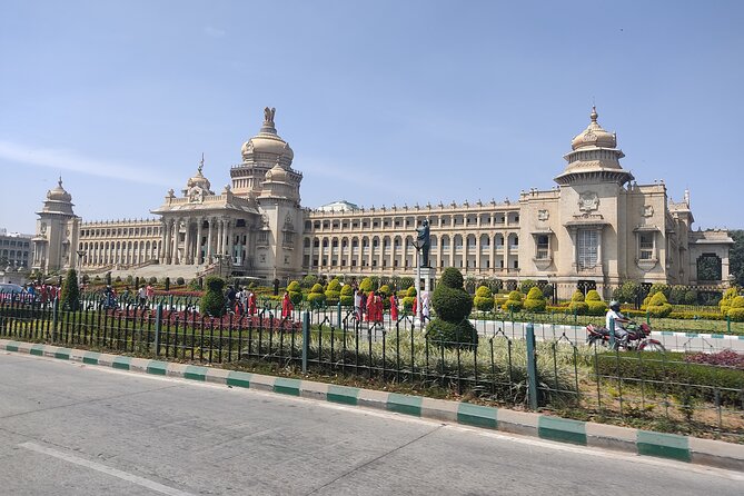 Bangalore in a Day: Private Guided Full-Day Sightseeing Tour - Bull Temple: Nandi and Bangalore’s early history