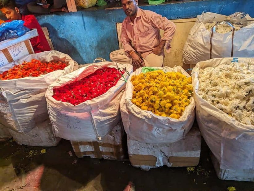 Bangalore: Palace, Temples, Fort & Markets Walking Tour - Bangalore Fort: stone, power, and a short visit