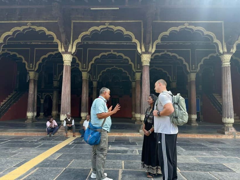 Bangalore: Palace, Temples, Fort & Markets Walking Tour - What the guides add to the experience