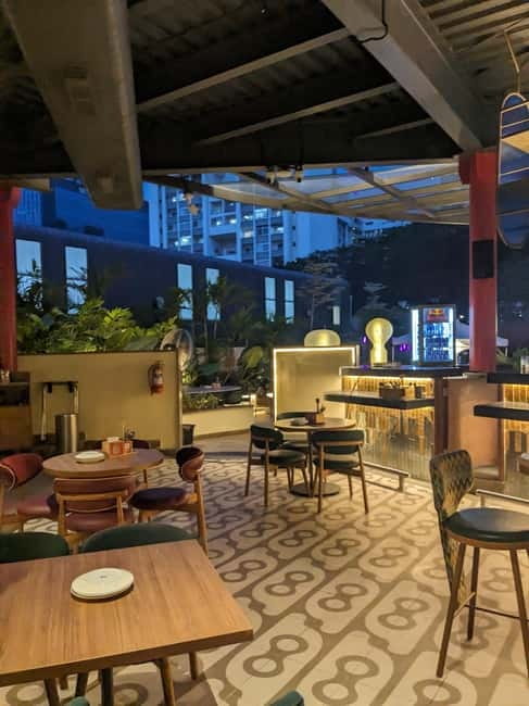 Bangalore:The Original bengaluru pub crawl - Meeting Chandan near By Chance