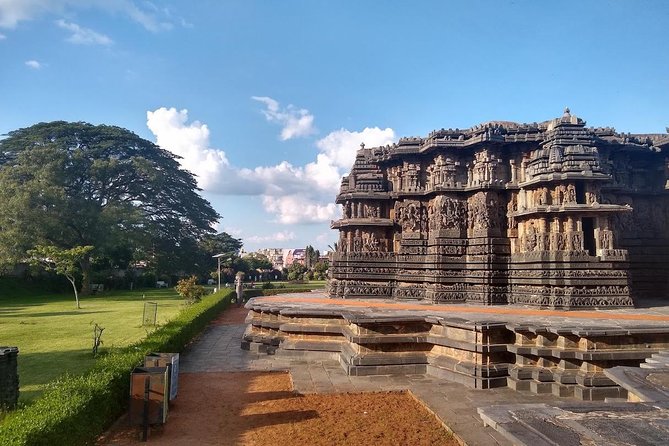 Bangalore: UNESCO Belur & Halebidu + Shravanabelagola Tour - What the $179.77 price includes
