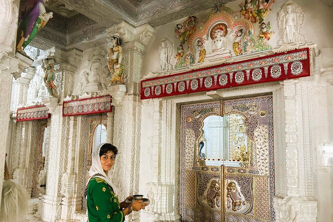 Bangalore: Walk In the Footsteps of Maharajas & Sultans - A quiet Jain temple after the market