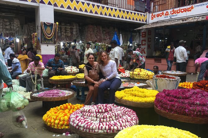 Bengaluru Pete City Market Half-Day Walking Tour - Kote Venkataramana Temple shows the living side of the Pete