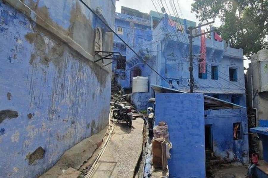 Blue City Heritage Walking Tour With Pick Up & Drop Off - Blue havelis, markets, and local stories