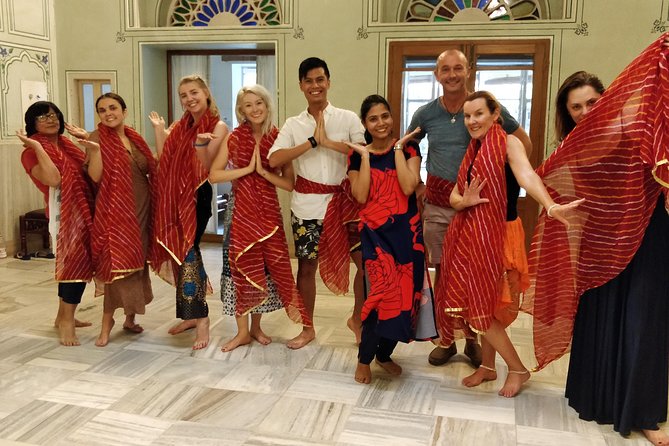 Bollywood Dance Class - Groove and shake on Hindi Movie hits ! - The Instructor Makes the Difference