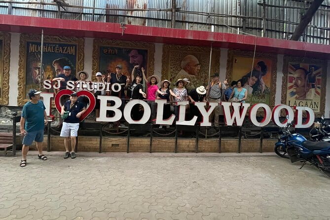 Bollywood Sightseeing and Celebrity Homes Tour by Private Car - Three hours inside SJ Studio