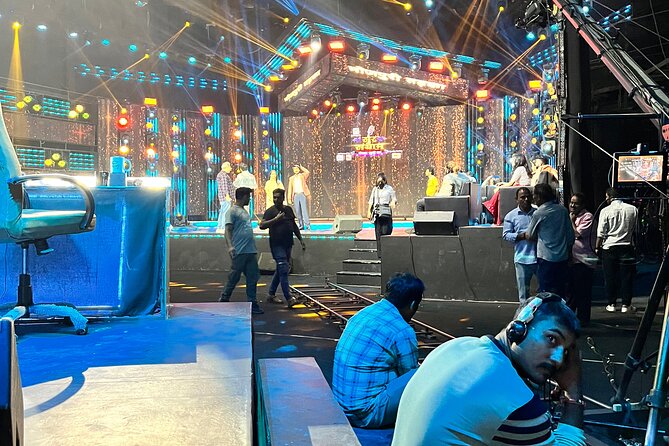 Bollywood Studio Tour with Guide and Transport - Bandra West: a 15-minute ride through Bollywood fame