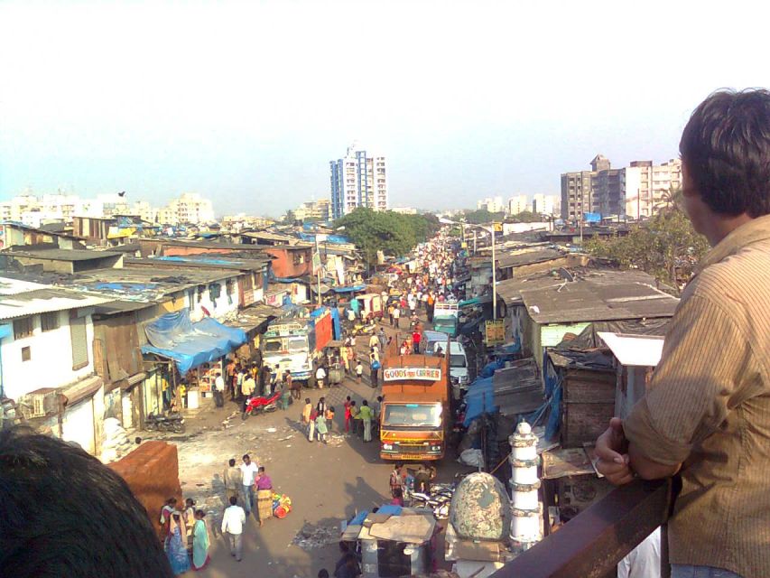 Bollywood tour with Slum Tour & Dance show - The human side of a difficult subject