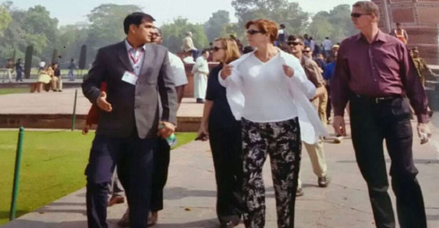 Book Govt. Approved Tour Guide For Taj Mahal & Fort - How the experience feels for solo visitors and small groups