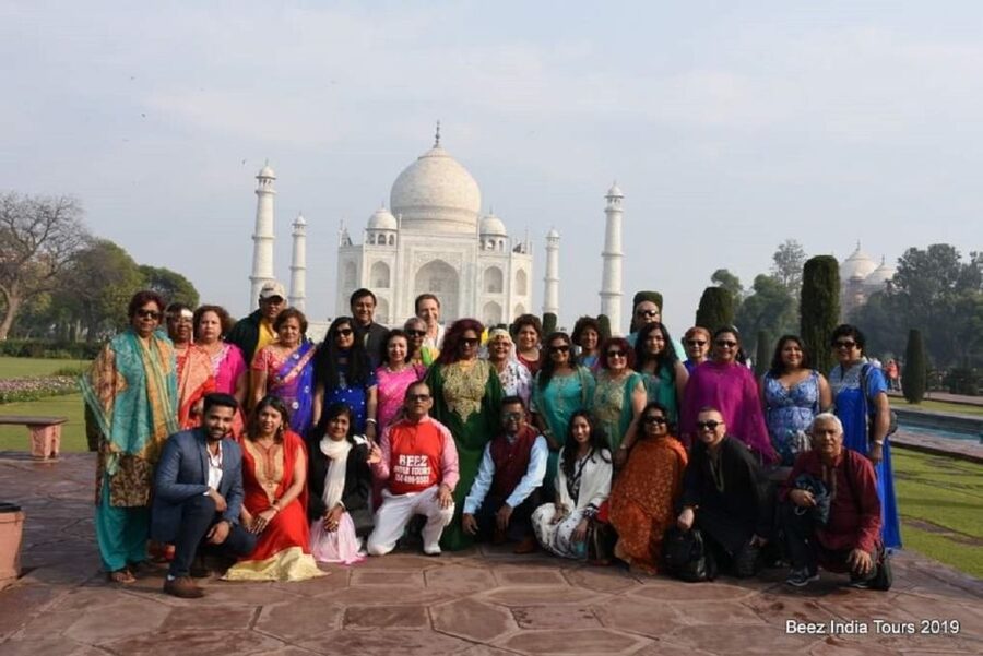 Book Govt. Approved Tour Guide For Taj Mahal & Fort - Agra Fort gives the visit historical weight