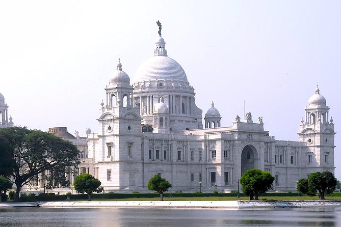 British Raj Heritage walk in Kolkata with guide - Job Charnock’s mausoleum and Kolkata’s early story
