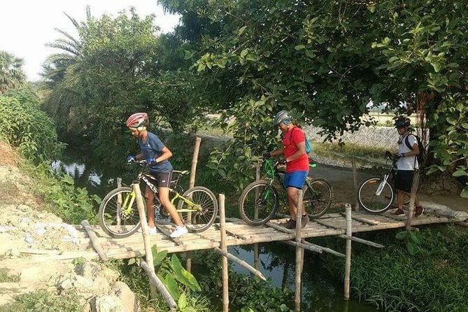 Cycle the Kolkata Wetlands and Amazing Views - Village hamlets beside the natural area