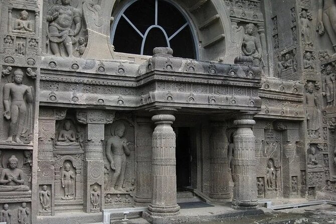 Day tour of Ajanta caves - What the private format adds