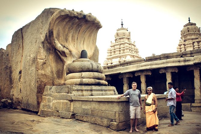 Day trip from Bangalore to Lepakshi for Temple architecture & paintings - Key points to know before booking