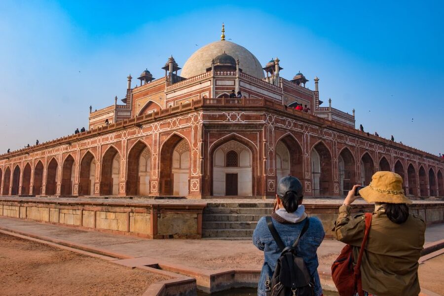Delhi: 2-Day Delhi & Taj Mahal Tour by Car - Agra Fort gives the Taj a wider context
