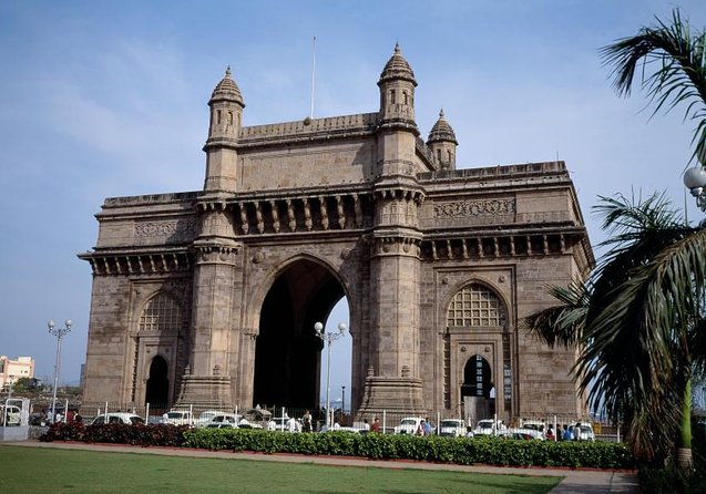 Dharavi, Dhobighat, and Mumbai Dabbawallas - Why this tour shows a different Mumbai