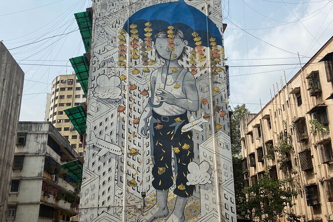 Dharavi Slum tour in Mumbai by local resident - Following a local guide through Dharavi