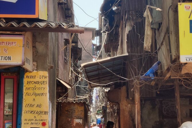 Dharavi Slum Walking Tour: Mumbai’s Inspiring Small Industries - Meeting at Third Wave Coffee in Mahim