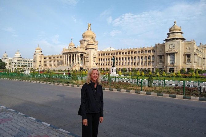 Discover Bangalore Through the Ages — Guided Tour with Lunch - KR Market, flowers, produce, and real city energy