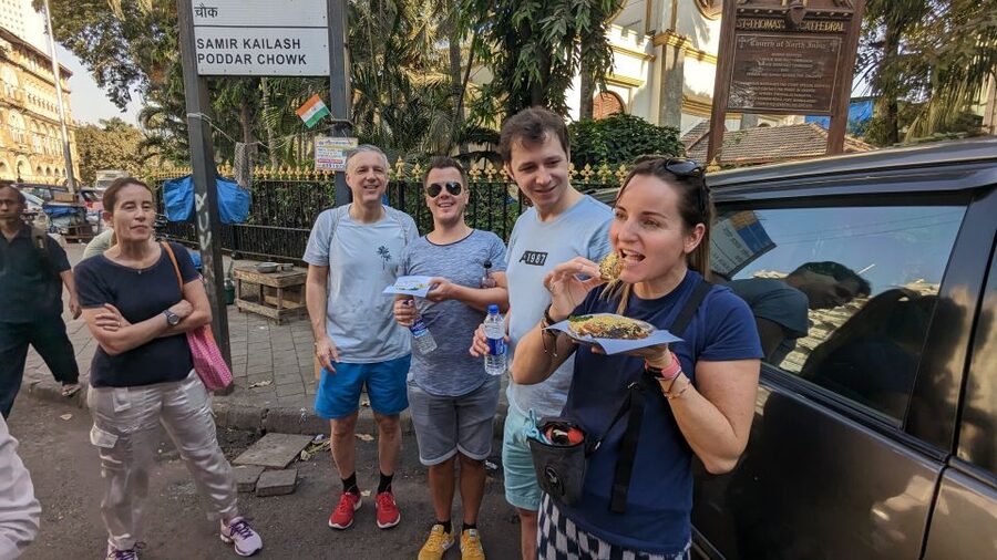 Discover Mumbai's street & beach with Vegetarian food tour - From street snacks to Girgaum Chowpatty