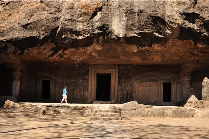 Elephanta Caves and Mumbai City Half-Day Tour including Guide - Entering the Elephanta Caves