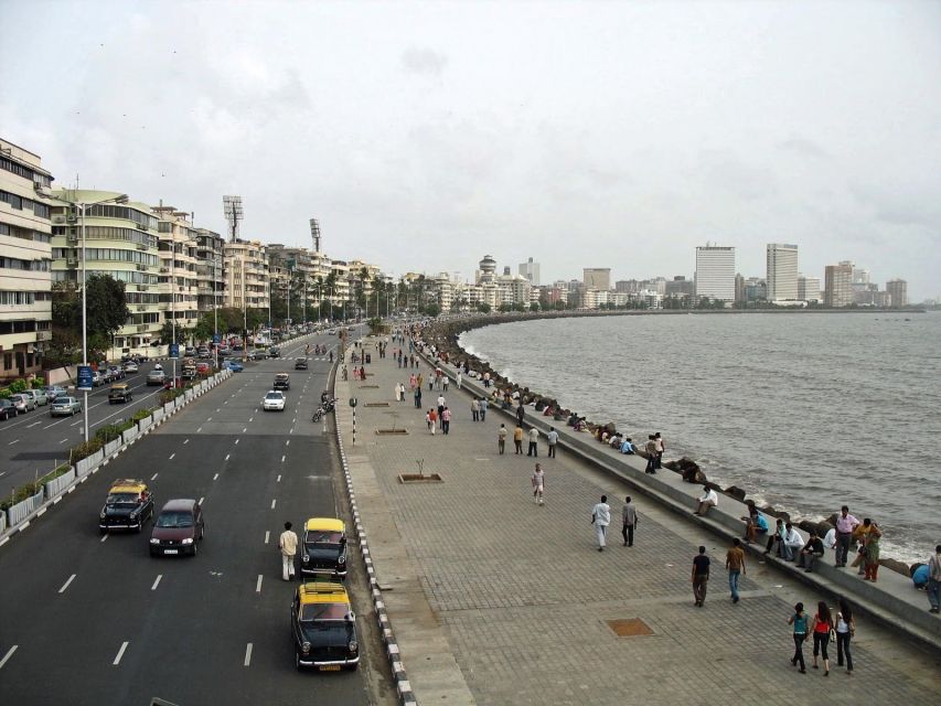 Essence of Mumbai: Half-Day Private Tour - Kala Ghoda and Malabar Hill