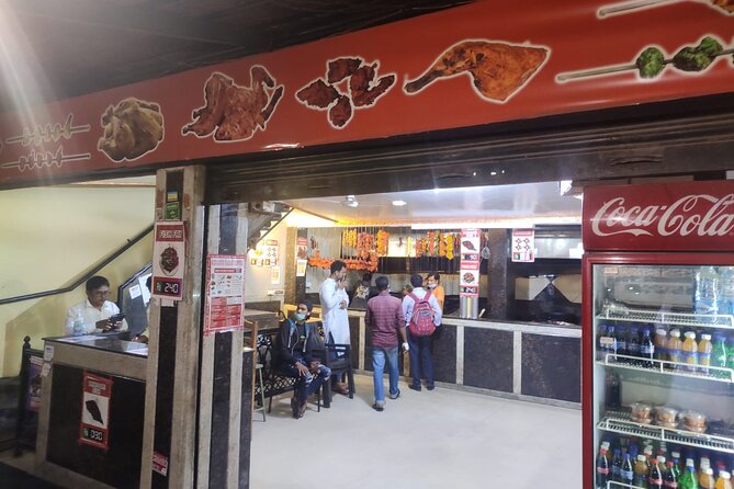 Evening Hyderabad Street Food Walk with Hyderabad Biryani - Stop three: Chai and Osmania biscuits