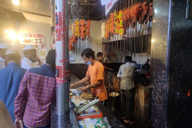 Evening Hyderabad Street Food Walk with Hyderabad Biryani - Stop one: Hyderabad biryani in the Old City