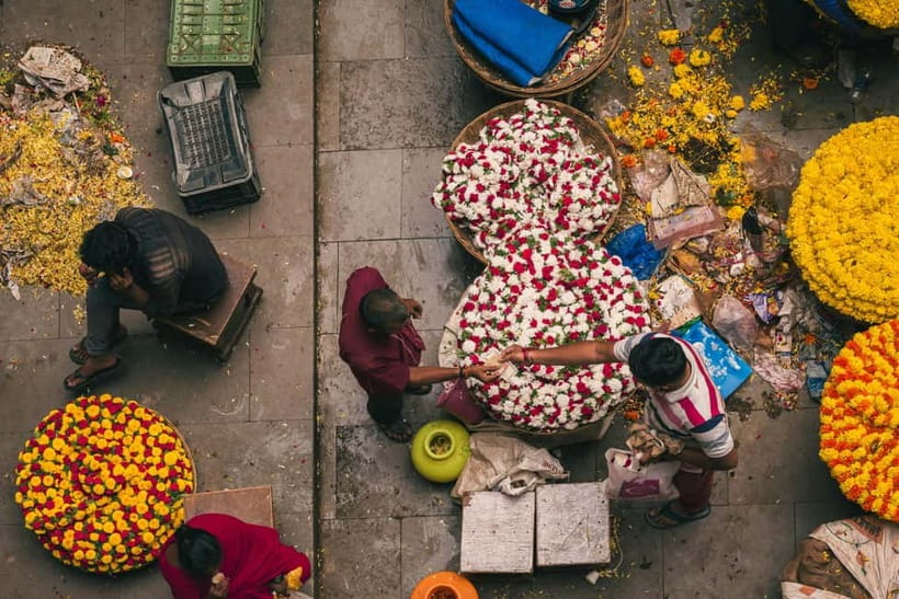 Experience Bangalore - Evening City Walk Tour & Market Visit - Beginning beneath Vidhana Soudha