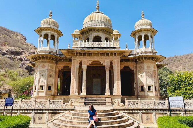 Explore Full Day Jaipur Guided Tour by Car with Guide - Hawa Mahal is best understood from the outside