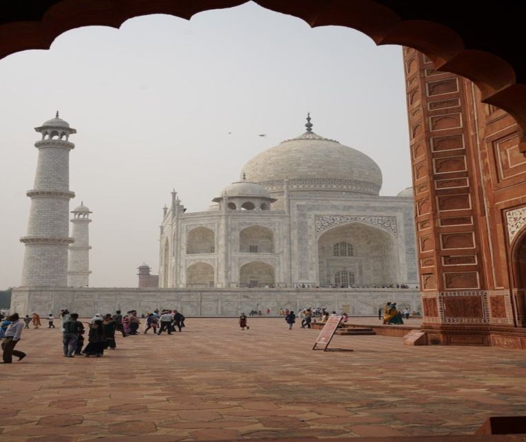 Fast-track entry into taj mahal with entrance included. - Meeting your guide in Agra