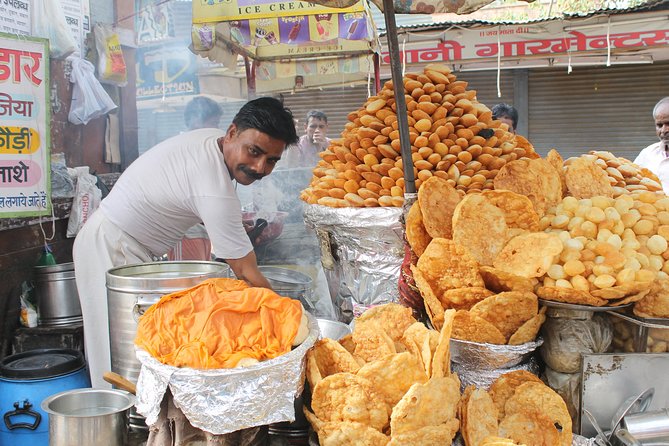 Flavours of Agra Food walk - Chimman Lal Puri Wale offers a taste of old Agra