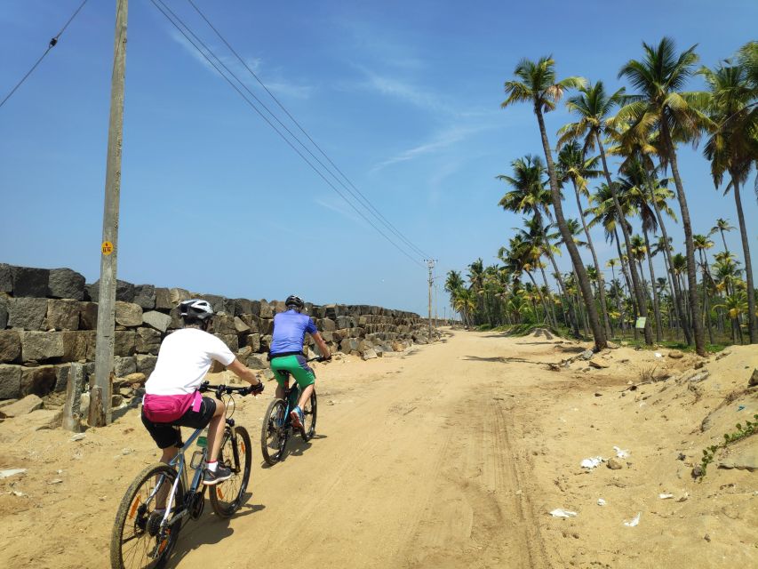 Fort Kochi Heritage Day Cycling Tour - Mattancherry Palace and Kerala mural art
