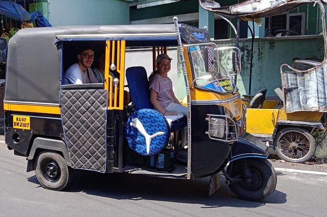 Fortkochi Sightseeing Tuk-Tuk Tour - Fort Kochi Beach and the Dutch Cemetery