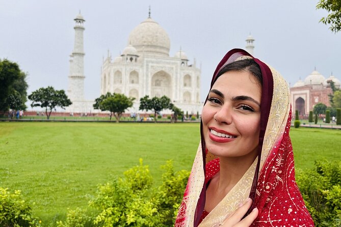 From Agra - Taj Mahal, Agra Fort and More - How the guide affects your day
