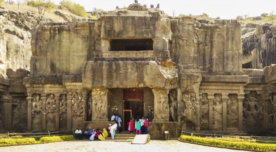 From Aurangabad: Ajanta & Ellora Day Tour with All Inclusion - 5:00 PM return to Aurangabad