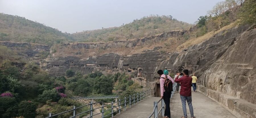 From Aurangabad: Ajanta & Ellora Day Tour with All Inclusion - The schedule: efficient, but not relaxed