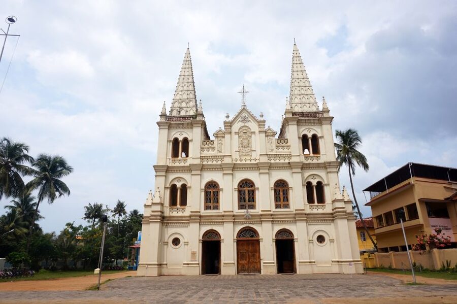 From Cochin: Fort Kochi and Mattancherry Sightseeing Tour - Meeting your guide at the ship’s berth