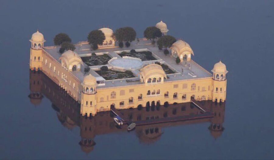 From Delhi: 2-Day Jaipur Private Guided Tour - Jal Mahal, the Water Palace