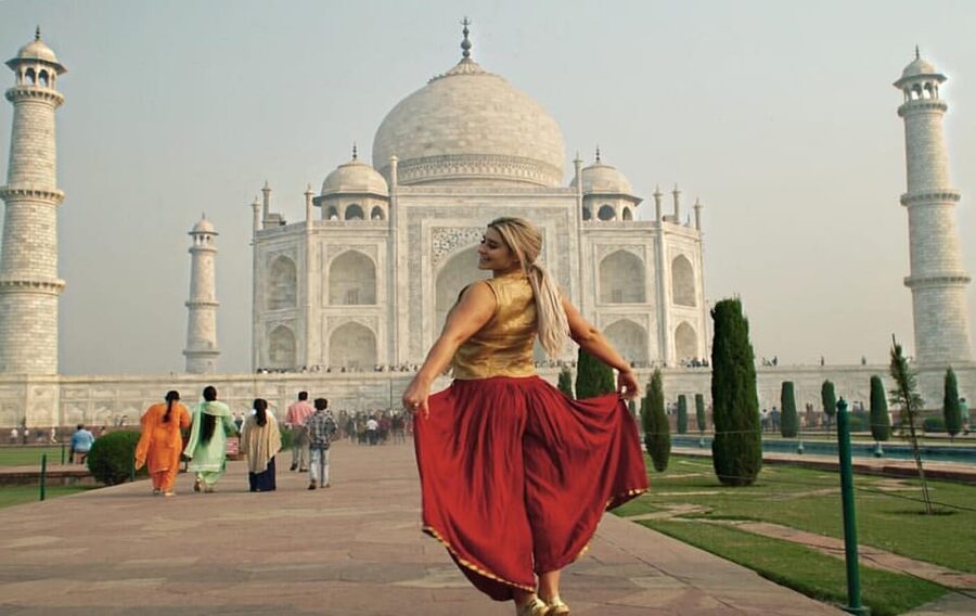 From Delhi/Agra: Taj Mahal Tour with Rental Saree Experience - The Saree Photo Experience at the Monument