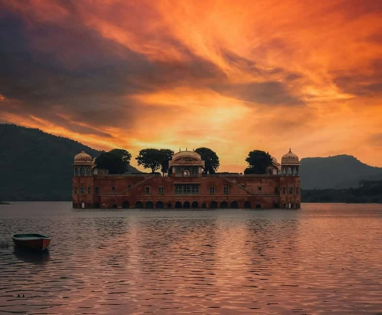From Delhi: All-Inclusive Same-Day Jaipur Tour By Car Tour - The long road from New Delhi to Jaipur