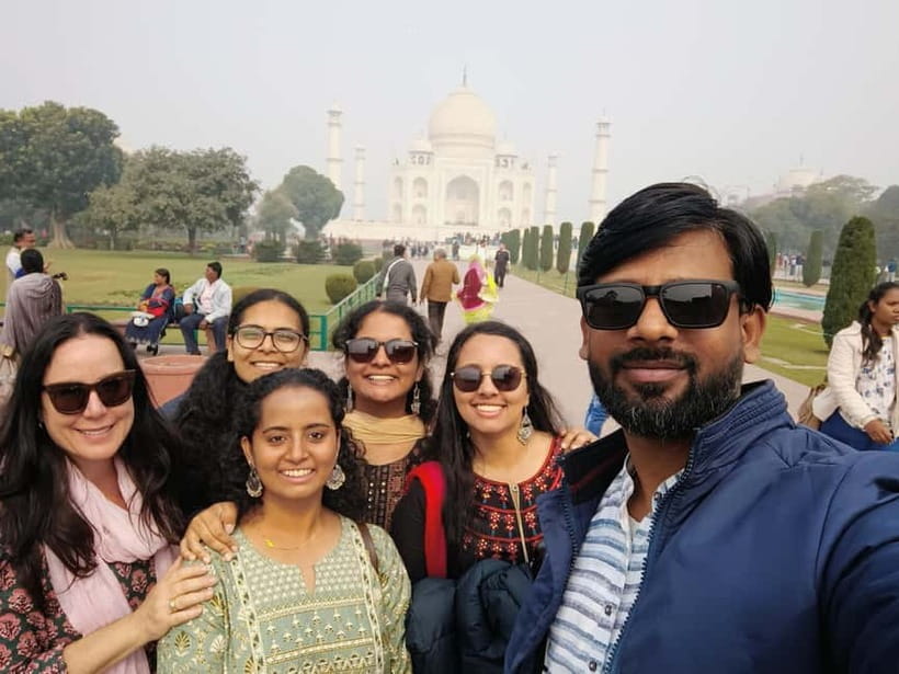 From Delhi:All Inclusive Taj Mahal Day Tour by Fastest Train - Guides are the heart of the experience