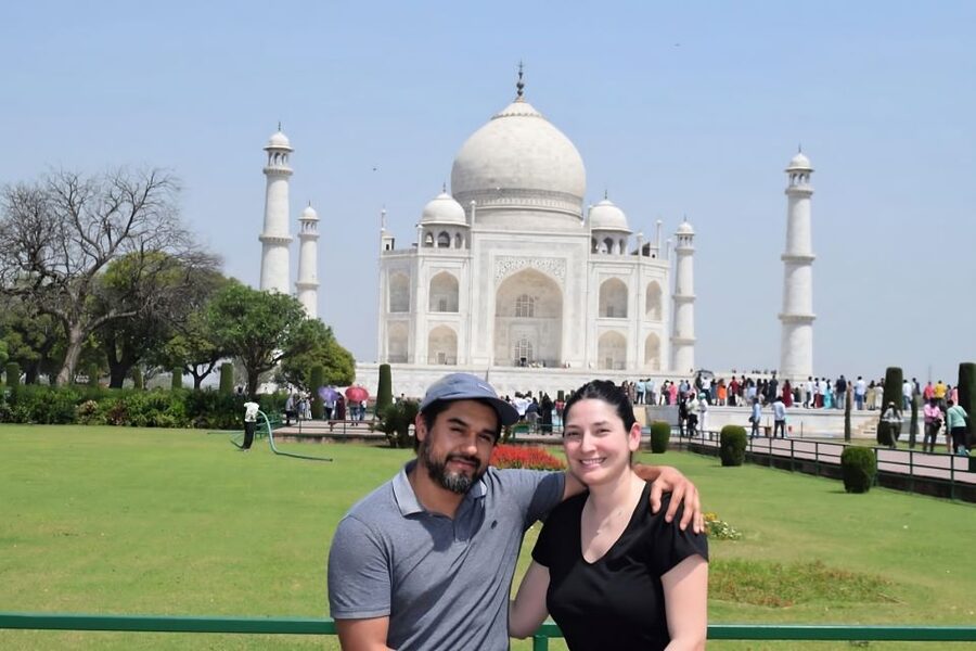 From Delhi: All-Inclusive Taj Mahal Day Tour with transfers - A long but efficient road from Delhi to Agra